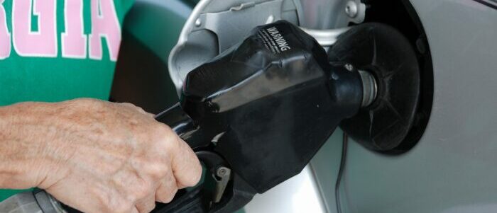 Caro carburante: firmato il decreto MIMS per usufruire del credito d’imposta per l’acquisto di GNL