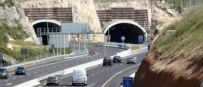 San Gottardo: galleria chiusa al transito fino a nuovo avviso