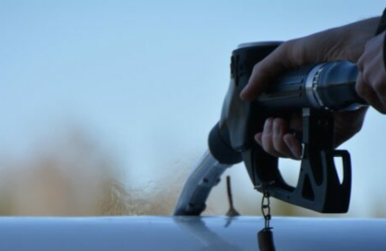 Comunicato stampa – Caro gasolio, Unatras: autotrasporto al collasso. Mancate risposte del Governo costringono a fermare i servizi. 17 aprile Comitato Esecutivo per le decisioni conseguenti